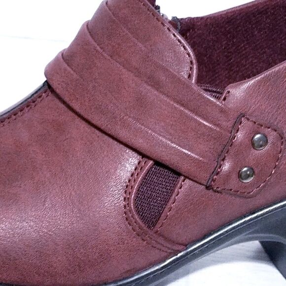 Easy Street Comfort Wear Flexible Soles Shoes    - Picture 8 of 10